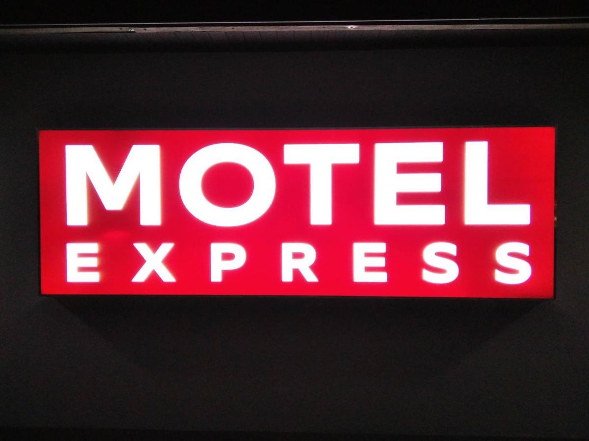 Motel Express Bogucin  Екстериор снимка